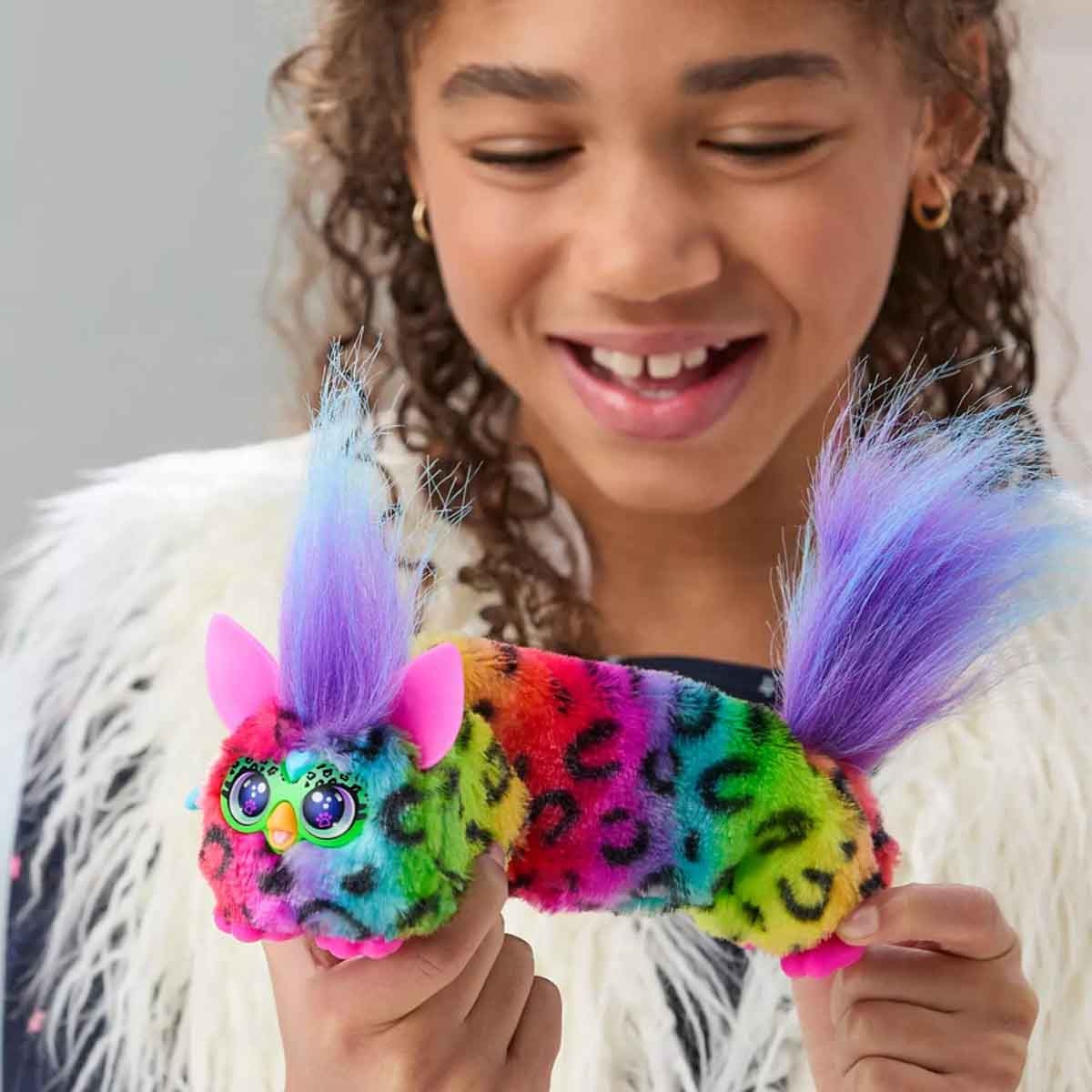 فربي دي جي فربلتس رين-بو-كات لعبة محشوة تفاعلية للفتيات من عمر 5-7 سنوات