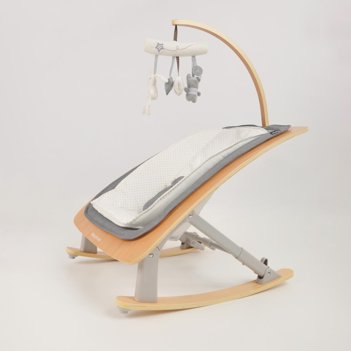 بيبي دريم هزاز مريح خشبي 2 في 1 للأطفال من عمر 0 إلى 2 سنة