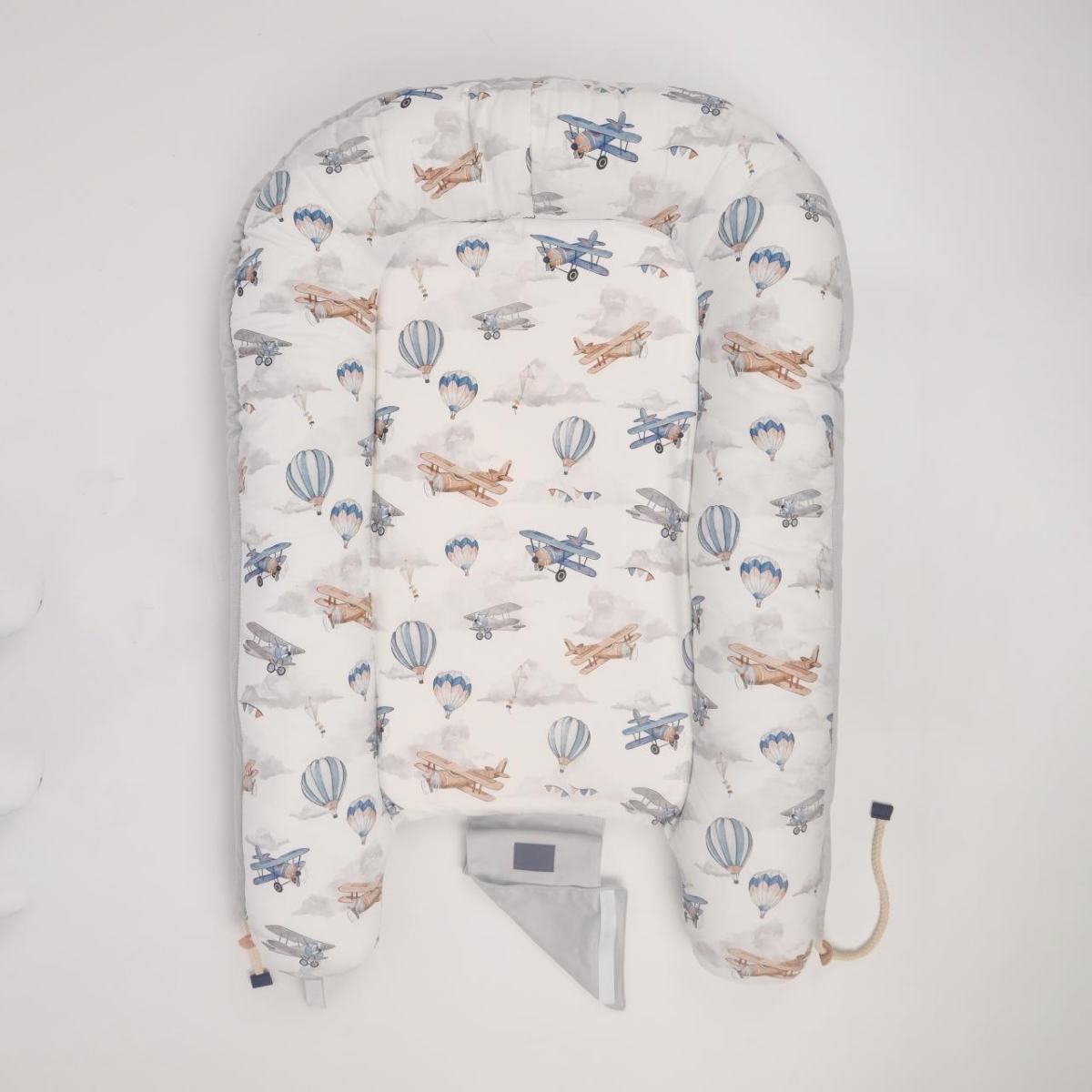 بيبي دريم سرير رمادي محمول مع وحدة نوم للأطفال من عمر 0 إلى 2 سنة