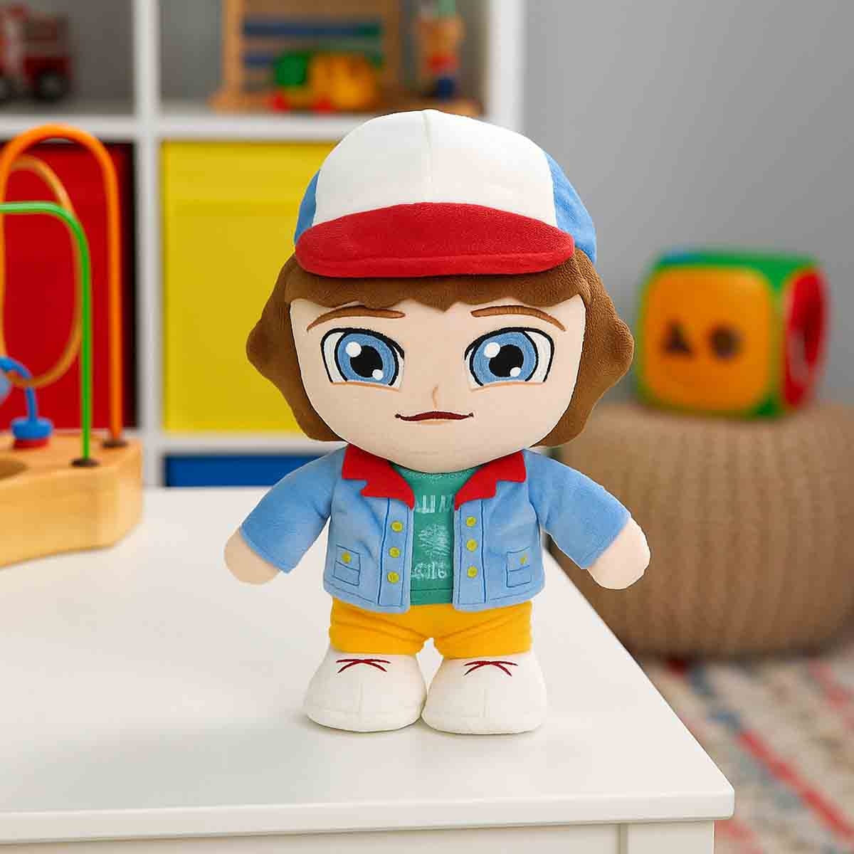 بارادو دمية قماشية داستن من سترينجر ثينغز 10 إنش للجنسين، من عمر 3 إلى 4 سنوات