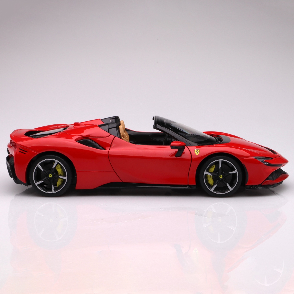 بوراغو سيارة فيراري SF90 سبايدر سيغنيتشر بمقياس 1:18 للأولاد، 3-4 سنوات