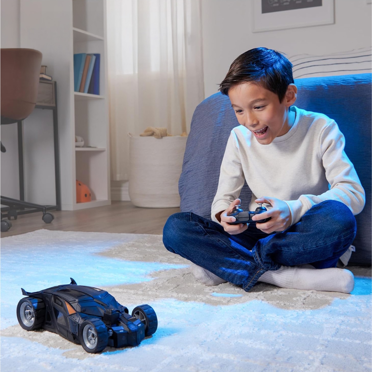 دي سي كومكس سيارة باتموبيل تحكم عن بعد مع شخصية باتمان 4 إنش، للجنسين، 5-7 سنوات، مجموعة من 2