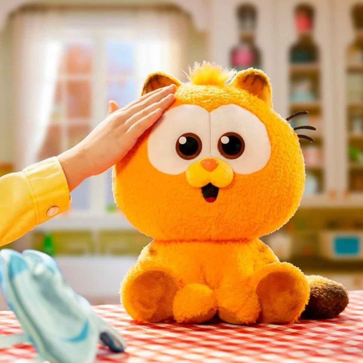 جولياث أنيماجيك بيبي غارفيلد دمية محشوة تفاعلية بطول 10 إنش، للجنسين، من عمر 3 إلى 4 سنوات