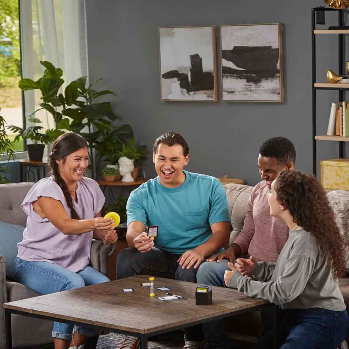 هاسبرو جيمينغ لعبة تبوو الكلاسيكية للجنسين، عمر 13+ سنة