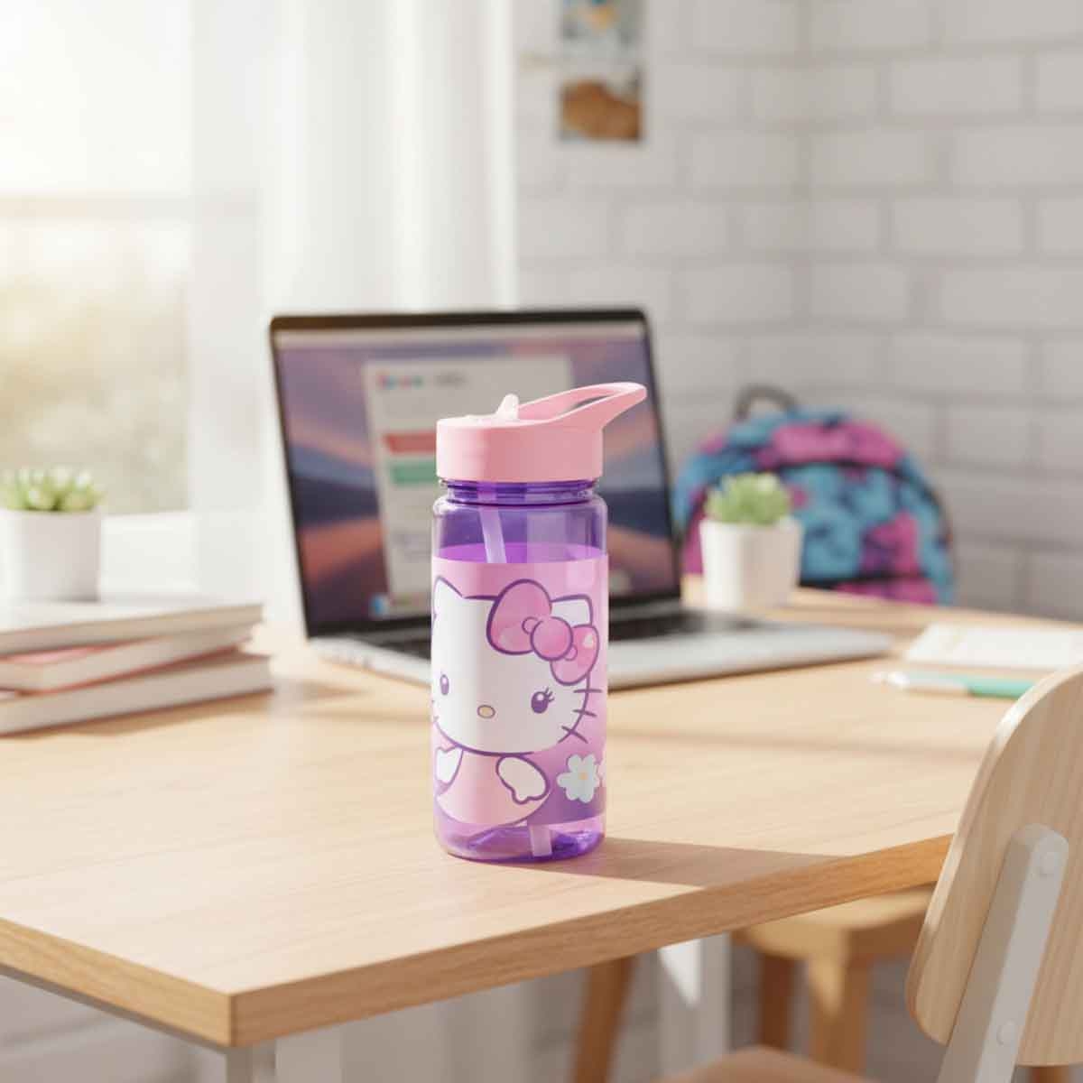 هيلو كيتي زجاجة ماء مربعة بتصميم لطيف ومضغوط