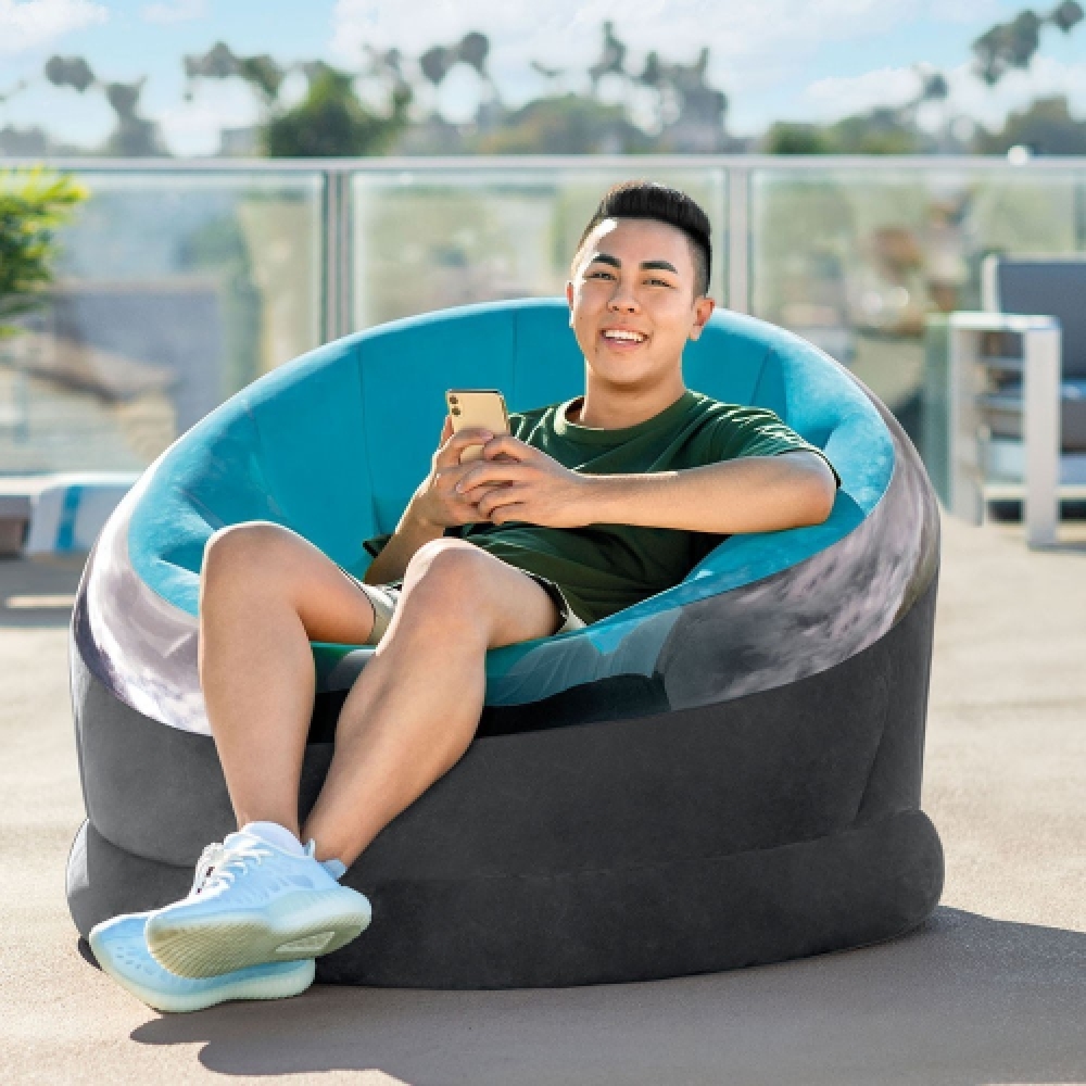 إنتكس كرسي إمباير قابل للنفخ بتشكيلة متنوعة للجنسين