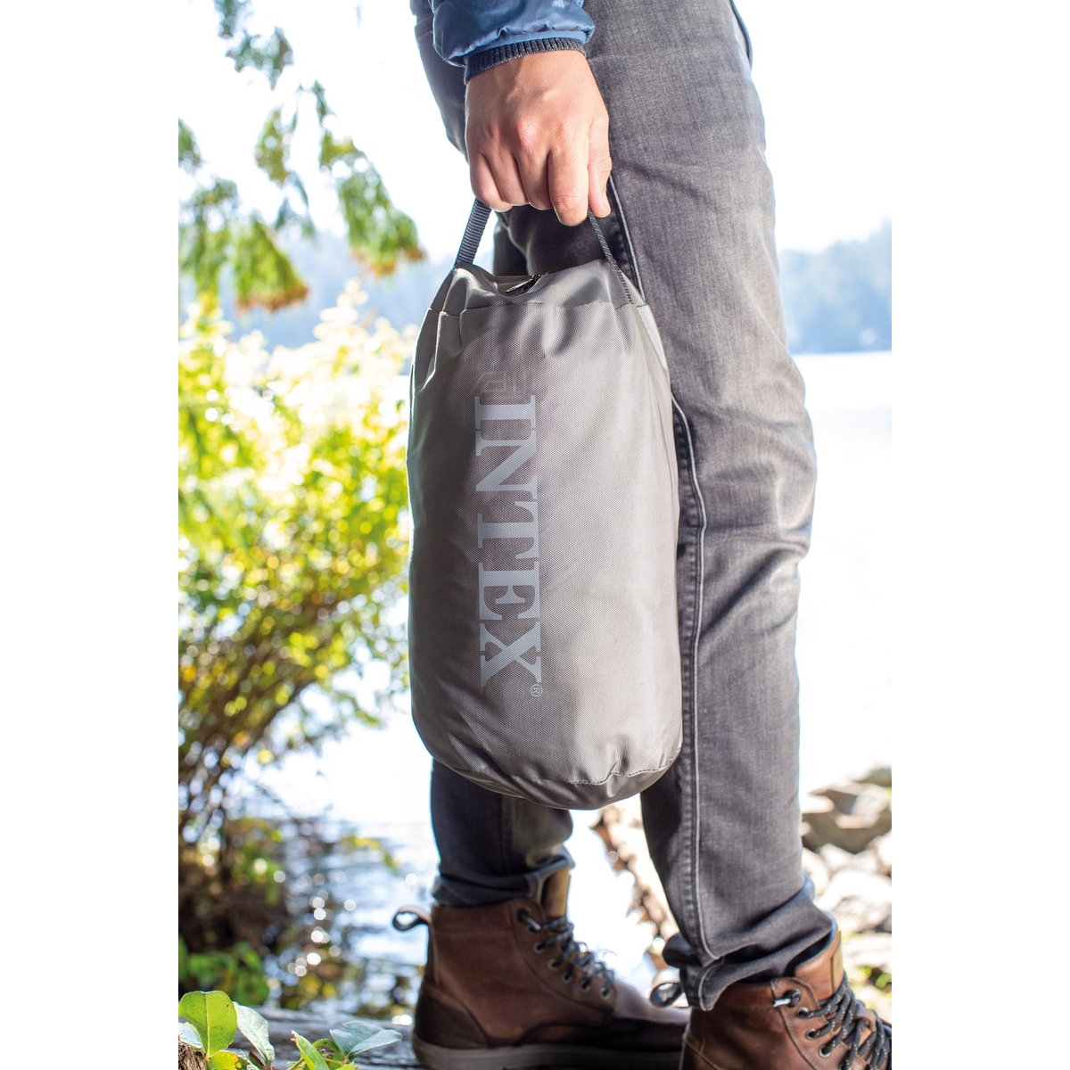 إنتكس فرشة نوم توين من مادة تي بي يو مع وسادة ومضخة هواء للجنسين