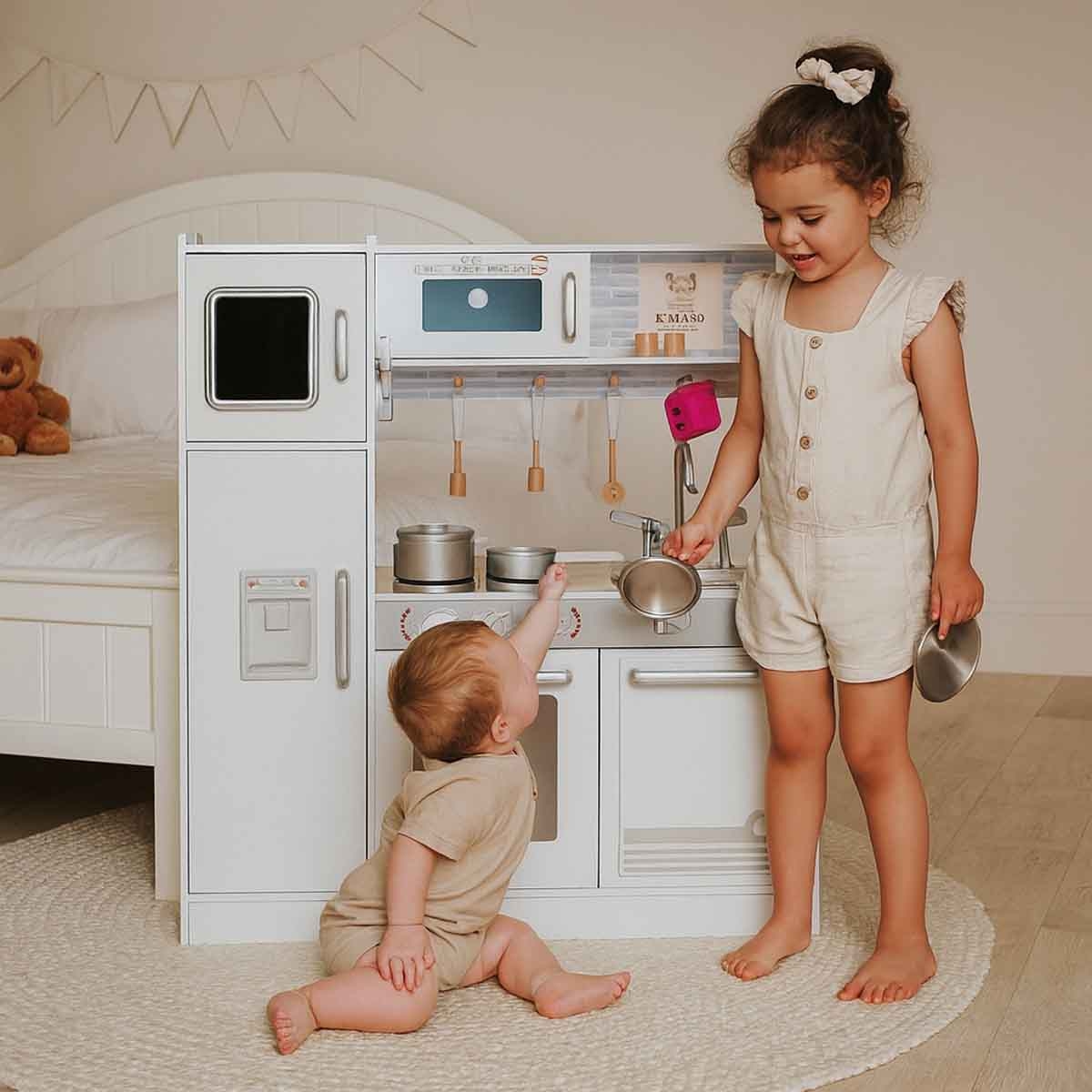 كيكبيبي طقم لعب مطبخ خشبي مضيء بمحاكاة الطهي وأصوات الماء للبنات، من 5 إلى 7 سنوات