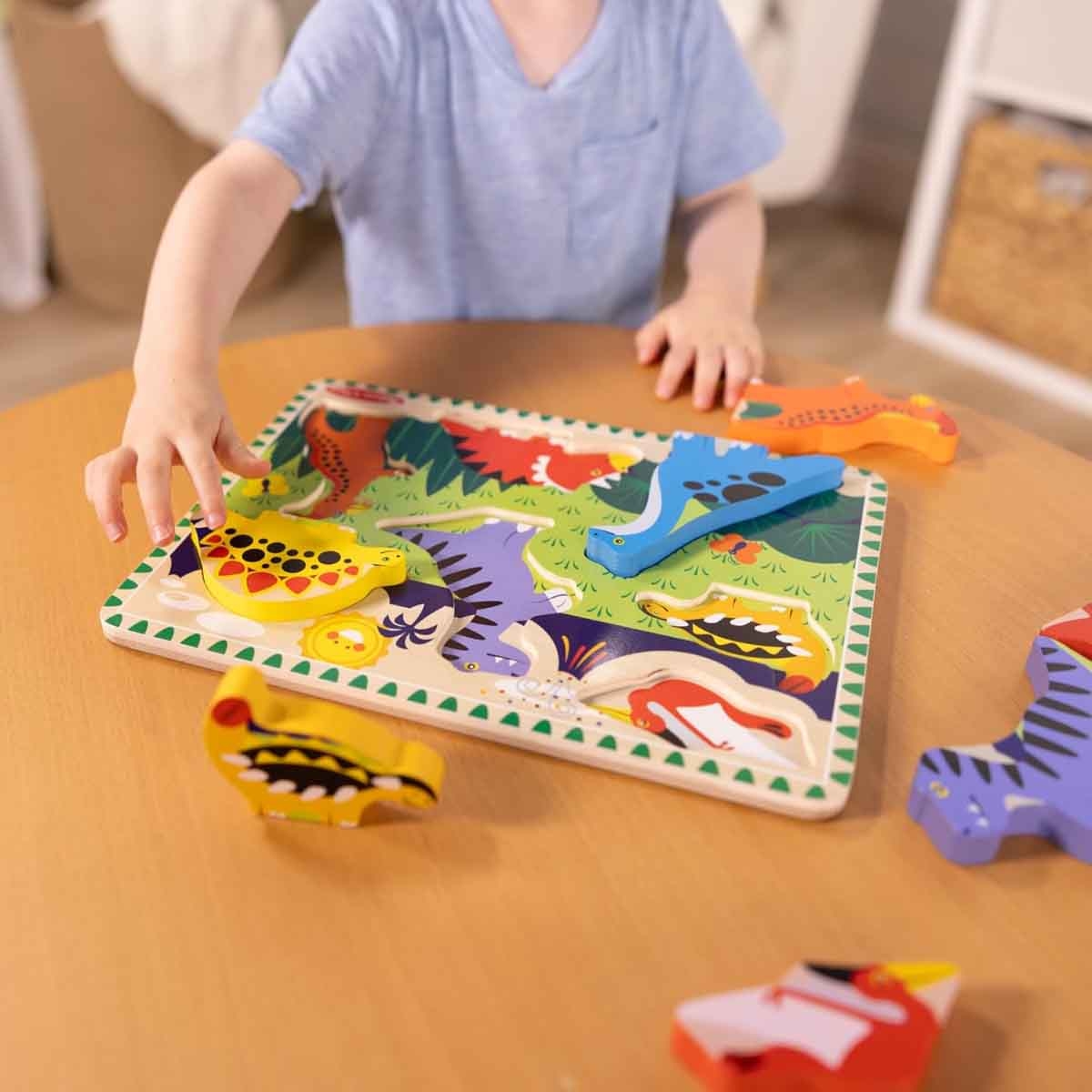 ميليسا آند دوغ لغز خشبي بسدادات سميكة ديناصورات للجنسين، 3-4 سنوات
