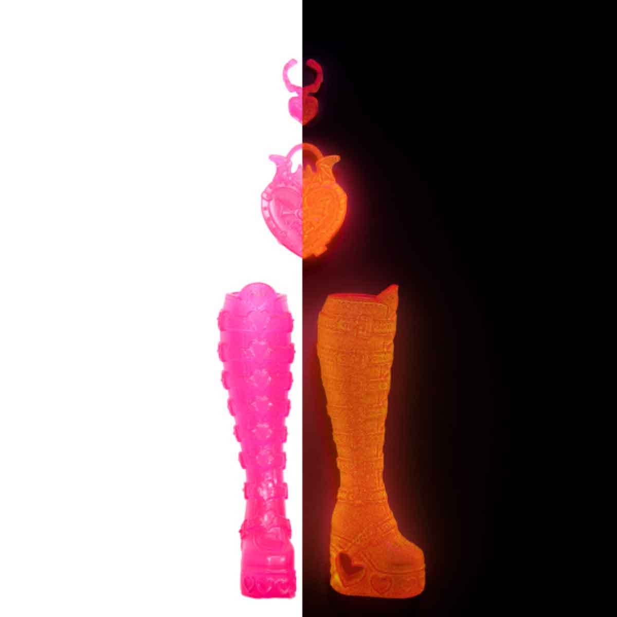 مونستر هاي دمية دراكولورا من سلسلة سكالتيميتس سيكريتس نيون فرايتس للبنات، 3-4 سنوات