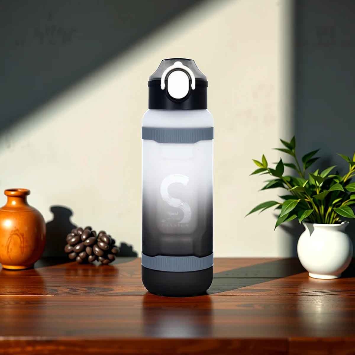 نوفا كيدز زجاجة ماء 1000 مل باللون الأسود مع شفاط