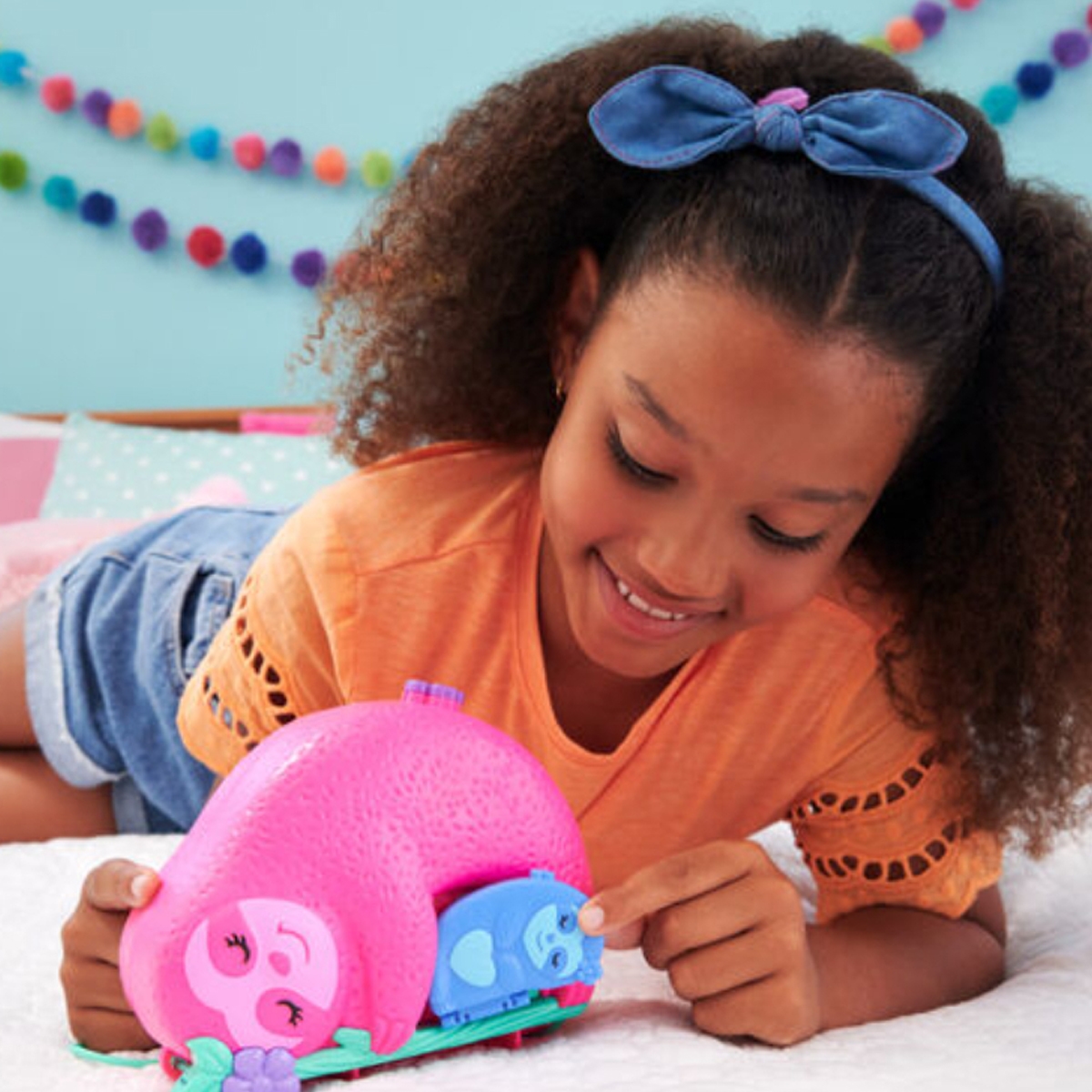 بولي بوكيت مجموعة لعب مدمج حقيبة كسلان العائلة 2 في 1 للبنات، 5-7 سنوات