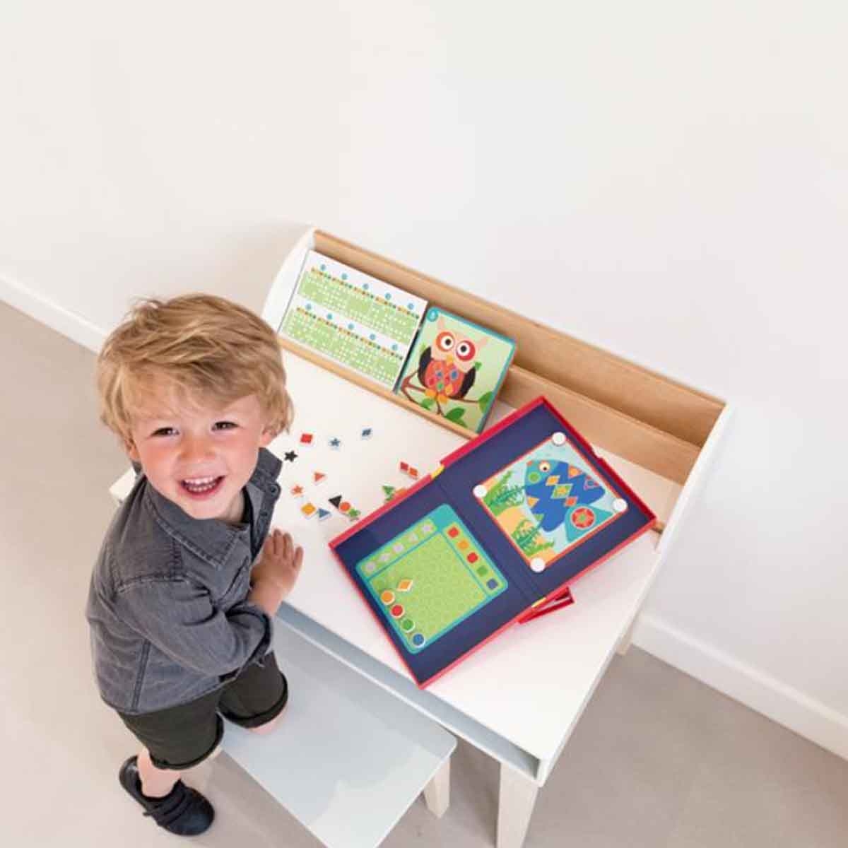 سكراتش يوروب لعبة مغناطيسية للألوان والأشكال بـ20 تحديًا، للجنسين، من عمر 5 إلى 7 سنوات