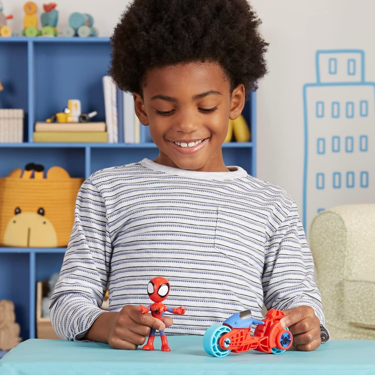 سبايدي آند هيز أمايزينغ فريند فيجر 4 إنش مع دراجة نارية للجنسين، 3-4 سنوات