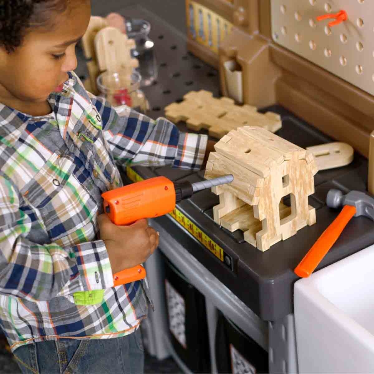 ستيب 2 ورشة لعب برو بلاي وطاولة ادوات للجنسين، 3-4 سنوات