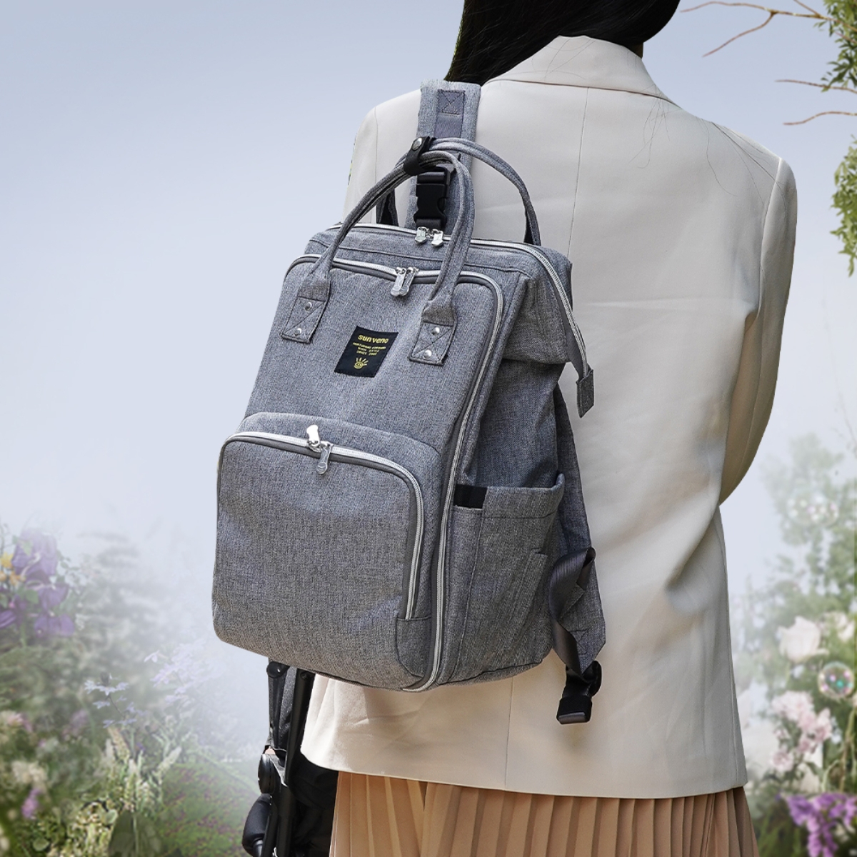 صنفينو حقيبة حفاضات سفر أنيقة XL باللون الرمادي مع أحزمة عربة ووسادة تغيير للجنسين