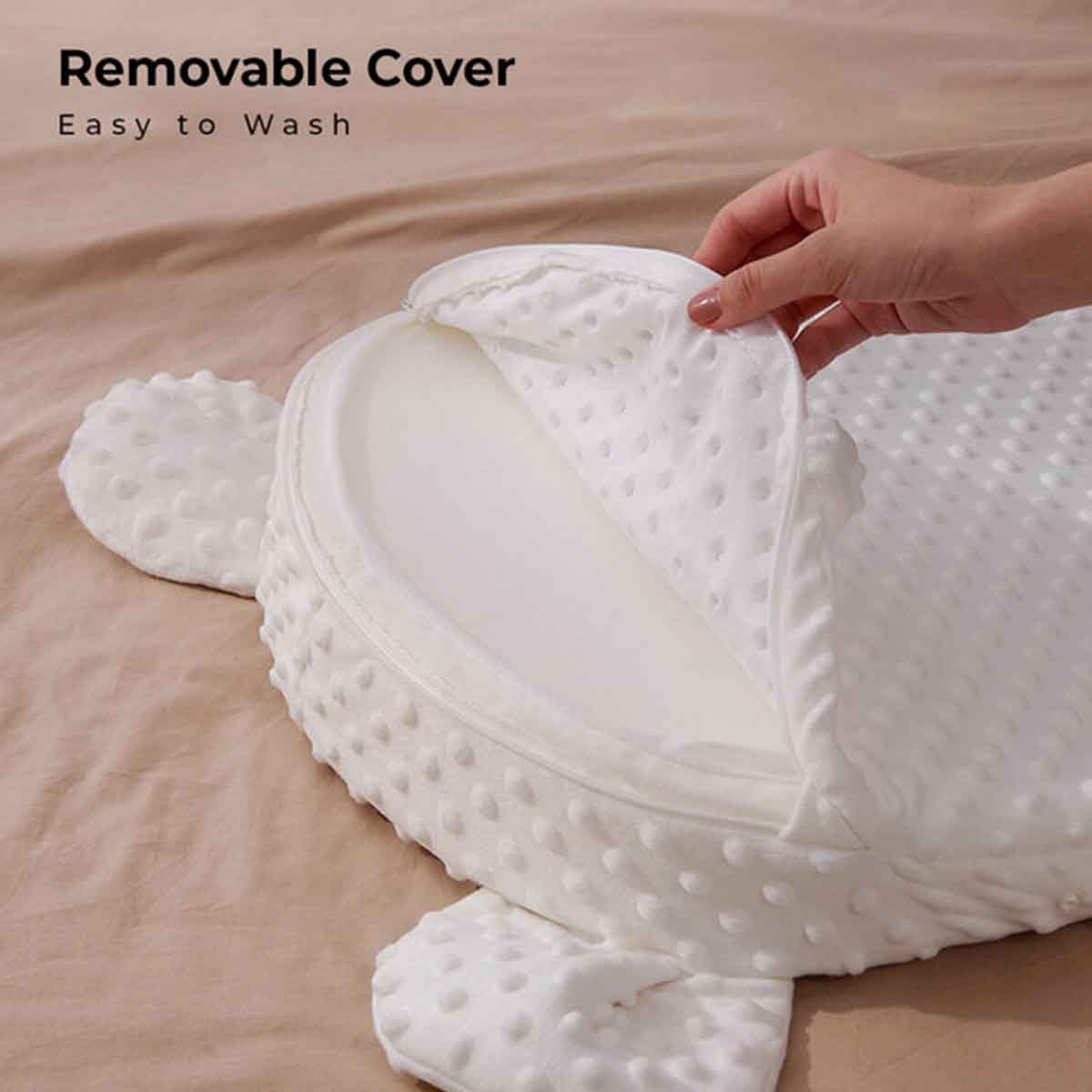 صنفينو وسادة حليب للأطفال مضادة للانسكاب على شكل U مع قاعدة مائلة 10°