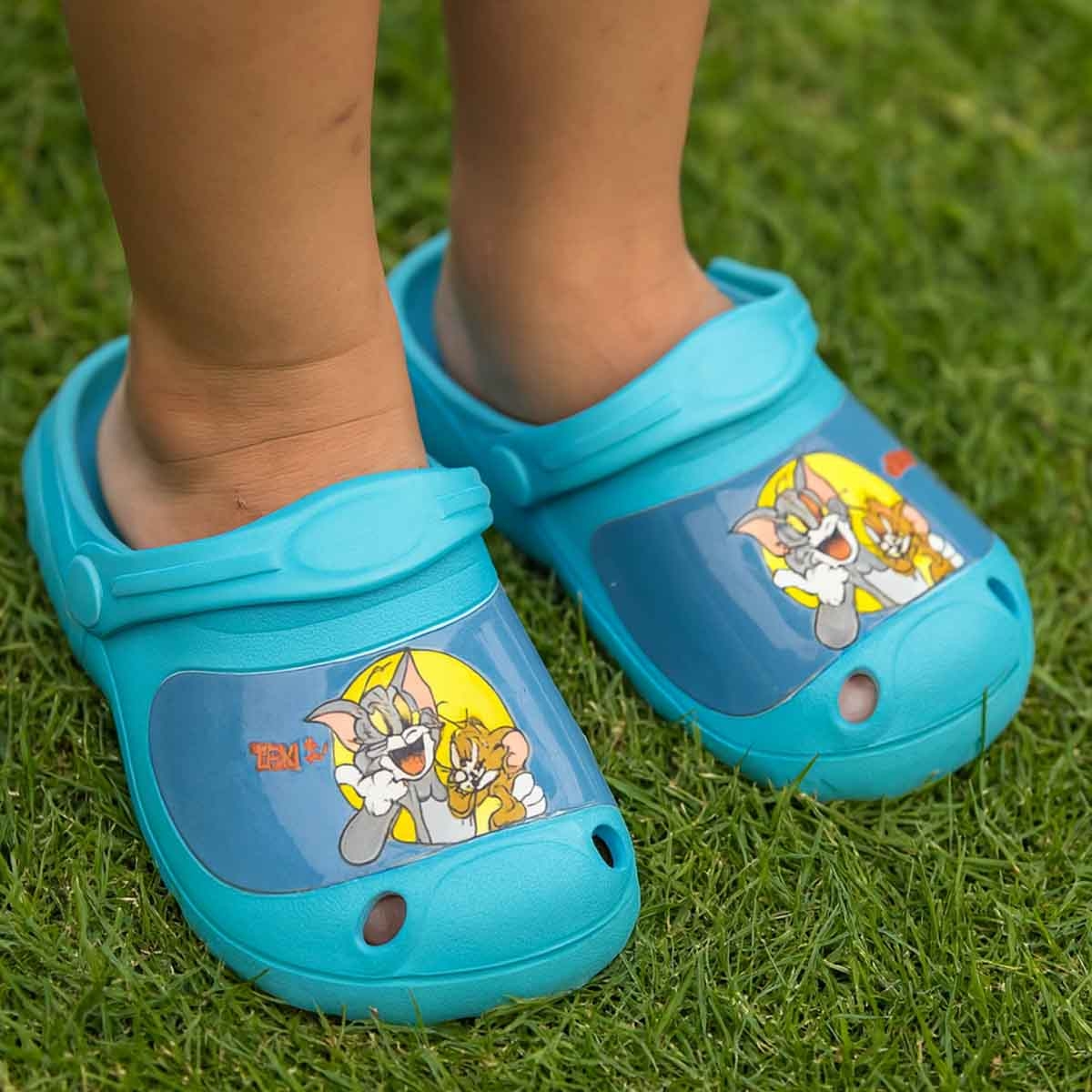 توم آند جيري صنادل مريحة وخفيفة للأولاد باللون الأزرق