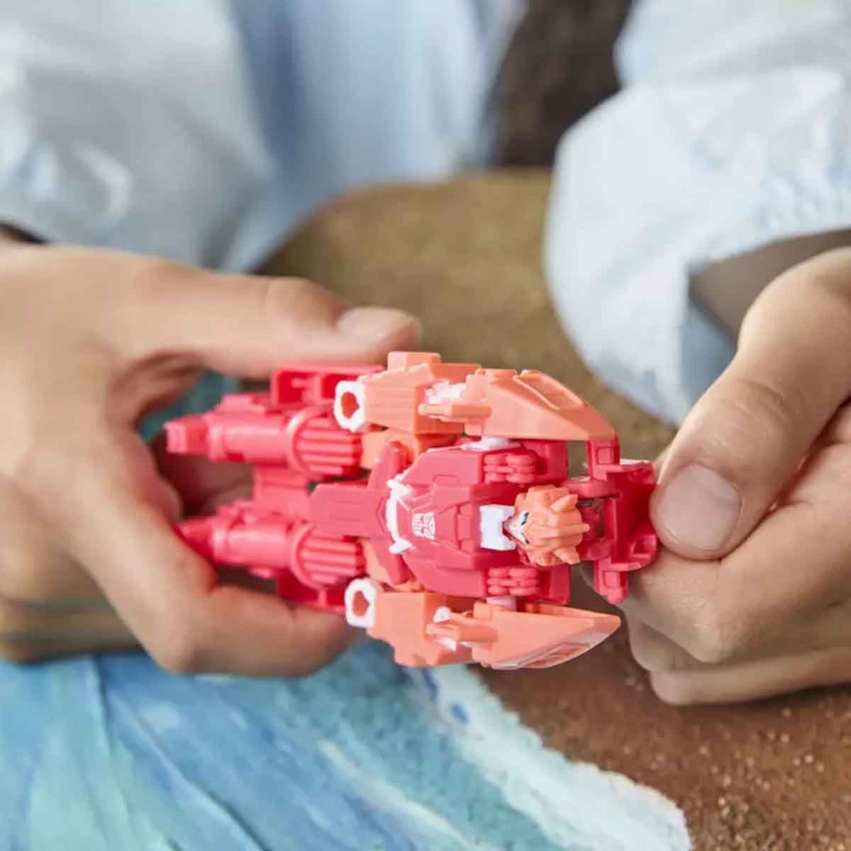 ترانسفورمرز سايبر وورلد شخصية إيليتا 1 سايبر تشينجرز للجنسين من عمر 3-4 سنوات