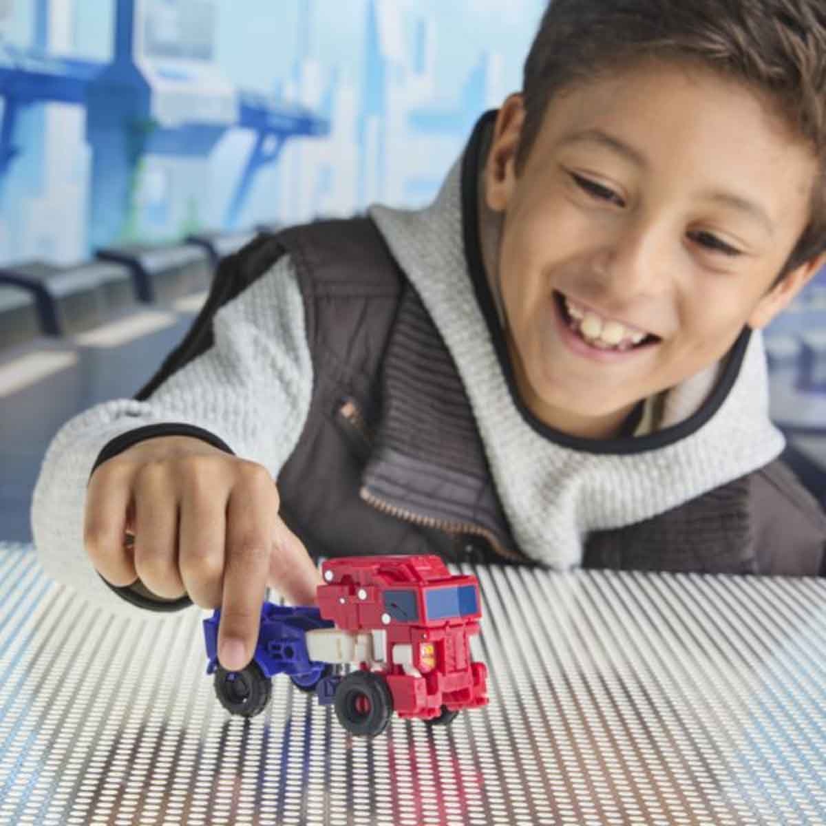 ترانسفورمرز سايبر وورلد شخصية أوبتيموس برايم سايبر تشينجرز للجنسين من عمر 3-4 سنوات